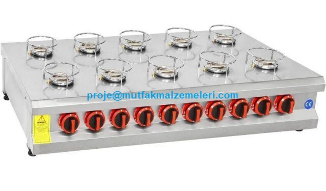 10 gözlü brülörlü set üstü künefe ocağı; 110x50x18 cm ölçülerinde paslanmaz çelik kasa, 26.4 Kw güç kapasiteli, güvenlik valfli ve termokuplu profesyonel künefe pişirme ekipmanı. 10 tepsilik kapasiteye sahip sanayi tipi gazlı ocak.Profesyonel künefe ocağ