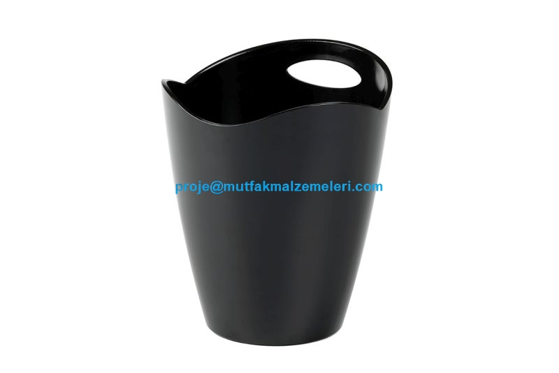 Restoranlarda servis edilecek meşrubat kutularının, içki şişelerinin masalara buzlu kovayla sunumunda kullanılır