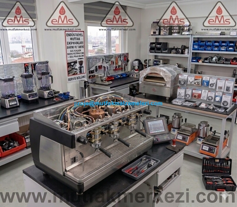 Bozuk kahve makinelerinde su kaçırma, ısıtmama, basınç düşüklüğü ve elektronik kart arızalarını tecrübeli kahve makinesi tamircisi kadromuzla çözüme kavuşturuyoruz. Rezistans, termostat, pompa ve filtre değişimleri merkez atölyemizde titizlikle yapılır.