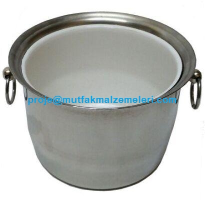 Çelik Kulplu Buz Kovaları Paslanmaz Şampanya Kovaları kategorisindeki halka kulplu buz koyma kovasının imalatı paslanmaz krom çelikten yapılmış olup kapağı olmayan, kapaksız buz kovası modelidir