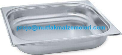 150 mm derinliğe sahip, 355x325 mm dış ölçülerinde, parlak polisajlı yüzeyli ve paslanmaz çelikten üretilmiş GN 2/3 profesyonel gastronom mutfak küveti.