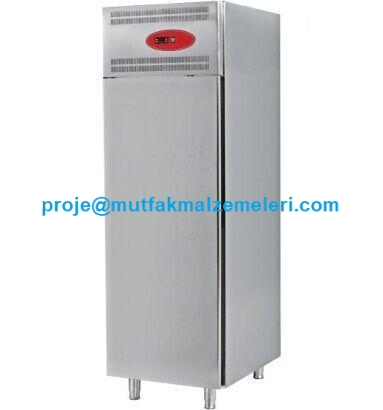 EMP.70.95.01-40 Dik Tip Pastane Buzdolabı: 700x950x2050 mm ölçülerinde, 40 katlı tepsi raylı, fanlı soğutma sistemli ve dijital termostat kontrollü paslanmaz çelik endüstriyel dolap. #Buzdolabı #PastaneEkipmanları