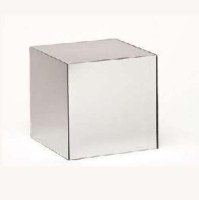 Profesyonel sunumlar için tasarlanan aynalı küp, açık büfelerde ürünlerinizi ön plana çıkarır. Dayanıklı yapısı ve şık yansımalarıyla mekanınıza derinlik katar. 25 cm yüksekliğiyle ideal bir yükseltici olan bu ürün, hijyenik ve kolay temizlenebilirdir.