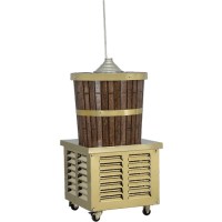 304 krom paslanmaz sacdan imal edilen ana kazan, banko ve tulumba yapısıyla hijyenik; ahşap dış kaplamasıyla dekoratif dondurma fıçısı. Özel tasarım kapağı ve tekerlekli yapısıyla mobil kullanım sunar.