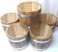 Ahşap Zeytin Fıçısı:Ahşap fıçı modellerinden 10 litrelik kapasitesi olan zeytin fıçısının üretimi kaliteli meşe ağacının masif ahşabından yapılmış olup dekorasyon maksatlı olarak da kullanabilirsiniz - Ahşap zeytin fıçısı satışı 0212 2370759