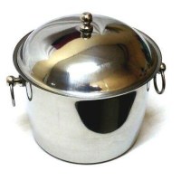 Paslanmaz buz kovaları bölümündeki en ucuz fiyatlı buz kovasının imalatı krom çelikten yapılmış olup 12x9 cm ölçüsündedir. Görseldeki buz maşası ve buz kovası tabağı fiyata dahil değildir