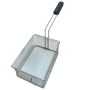 Paslanmaz çelik krom tel ve çubuklardan imal edilen FSP 28X20X12 model fritöz sepeti, profesyonel kızartma makineleriyle tam uyumludur. Önden kancalı yapısı yağ süzme işlemlerinde hız kazandırır. Gastronomi dünyasının en dayanıklı ekipmanları arasındadır
