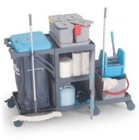 2x25 litrelik presli temizlik kovaları, 4 adet küçük kapaklı malzeme kovası ve 120 litrelik Impertex brandalı çöp bölmesini içeren, modüler yapıda çok amaçlı kat hizmetleri arabası.