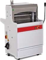 700x700x1100 mm ölçülerinde, 30 bıçaklı, paslanmaz çelik bıçak sistemine sahip, tekerlekli ve elektrostatik boyalı gövdeli endüstriyel tip ekmek dilimleme makinesi.