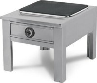 Paslanmaz çelik kasalı, ağır hizmet tipi döküm pişirme yüzeyine sahip tekli elektrikli yer ocağı. 60 cm genişliğinde, 4 kW gücünde ısıtma sistemli, sanayi tipi büyük tencere ve kazanları taşımaya uygun dayanıklı endüstriyel elektrikli ocak ünitesi.