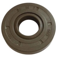 Fabrikasından 15x35x7 mm Sanayi Tipi Sızdırmazlık Keçesi Görseli. Siyah kauçuk gövdeli, mil sızdırmazlık lastiği. Su ve yağ kaçaklarını önleyen, endüstriyel makinelerle uyumlu 15 35 7 ölçülerinde profesyonel yedek parça.