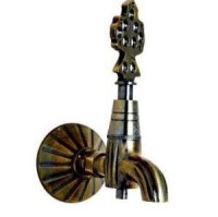 Profesyonel eskitme musluk fabrikasında üretilen Osmanlı tipi hamam çeşmesi, dayanıklı döküm yapısı ve nostaljik eskitme kaplamasıyla öne çıkar. Standart tesisata uygun yapısıyla İstanbul dan Türkiye nin 81 vilayetine güvenle gönderiyoruz.