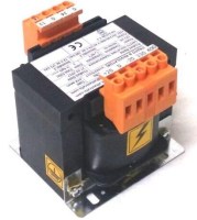 Fırın Trafosu:Konveksiyonlu fırın trafoları endüstriyel bulaşık yıkama makinası trafolarından bu fırın trafosu fırın regülatörünün Primer +20 / 0 / -20 / 230 / 400 V AC işaretli giriş uçları ve seconder 1 0 / 24 Volt AC (50 VA) ve Seconder 2 0 / 12 Voltl