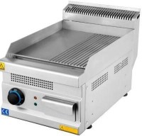 400x630x300 mm ebatlarında, paslanmaz çelik gövdeli, krom pişirme yüzeyli, yağ toplama çekmeceli ve ayarlanabilir ayaklı set üstü gazlı köfte et tavuk ızgarası. Profesyonel mutfak ve büfeler için uygun endüstriyel ızgara tasarımı.