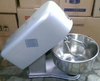 İkinci El Omis Hamur Karma Makinası:2.El Omis hamur makinasını baklava hamuru yoğurma makinası pide hamuru karıştırma makinası lahmacun hamuru karma makinası çiğ köfte yoğurma makinası olarak kullanabilirsiniz.Omis hamur yoğurma makinalarının imalatında