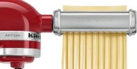 Kitchenaid Fettucini Makarna Kesme Aparatı:Kitchenaid fettucini makarna kesme aparatı ile hamurunuzu kısa süre içerisinde fettucini makarna haline getirebilirsiniz.Tamamı paslanmaz çelik malzemeden yapılan bu kitchenaid fettucine makarna kesme aparatı bu