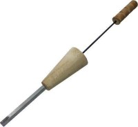 Makara tatlısı (Trdelnik) makineleri için konik formda tasarlanmış 13 cm uzunluğunda ahşap merdane şişi. Pürüzsüz yüzeyi, 6.2 cm üst ve 3.1 cm alt çap ölçüleri ile hamur sarma ve kızartma işlemlerine uygun, profesyonel mutfak tipi yedek parça.