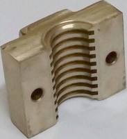 Mateka Tulumba Tatlı Makinası Dişlisi:Mateka yedek parçalarından Mateka motorlu tulumba tatlısı çıkarma makinalarında kullanılan sarı dişlinin vazifesi tulumba tatlı hamuru pistonunu ileri doğru iterek tulumba tatlısının dökülmesini sağlamaktır.Mateka tu