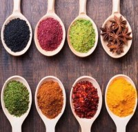 Sofralarınızın yeni gözdesi! Doğal bambu yapısı sayesinde nemlenmeye karşı dirençli olan bu set, 7x9 cm ölçüleriyle masanızda yer kaplamaz. Hijyenik, sağlam ve dekoratif. Hemen sepete ekleyin, Türkiye nin 81 iline kargo avantajıyla kapınıza gelsin!