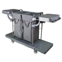 Endüstriyel mutfak ve otel ekipmanları standartlarında üretilen CT742IK model çamaşır dağıtma arabası, geniş iç hacmi ve ergonomik tasarımıyla kat hizmetleri personelinin en büyük yardımcısıdır. Dayanıklı gövdesiyle uzun yıllar sorunsuz kullanım sunar.