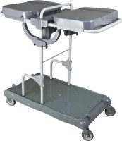 100x52x102 cm ölçülerinde, kirli çamaşır ve çöp toplama torbasına sahip, tekerlekli, dayanıklı gövdeli profesyonel otel tipi temizlik ve kat arabası.