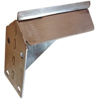 Otomatik portakal sıkma makinesinin iç mekanizmasında yer alan 4 vidalı bölme bıçağı görseli. Meyveyi ezmeden ikiye ayıran, verimliliği artıran keskin kenarları ve kolay montaj imkanı sunan paslanmaz çelik konstrüksiyonlu orijinal parça.