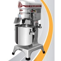 73x76x127 cm ölçülerinde, 60 litre paslanmaz kazanlı, döküm gövdeli profesyonel Omis pasta mikseri. İnce/kalın çırpma teli ve hamur orağı ile birlikte sunulan, 120 yumurta kapasiteli endüstriyel pastane ve krema çırpma makinesi.