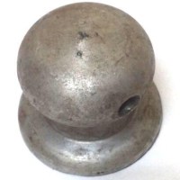 Endüstriyel patates soyma makinesi taban zımparası sabitleme ve sıkma topuzu. Alüminyum döküm gövdeli, paslanmaya dayanıklı, rendeli tablaları mil üzerine kilitleyen orijinal yedek parça görünümü. #PatatesSoymaMakinesi #YedekParça #MutfakEkipmanları, Pat