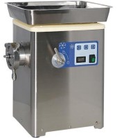 1500W güç ve 380V enerji ile çalışan bu endüstriyel kıyma makinesi, soğutma sistemi sayesinde etin formunu ve tazeliğini korur. 65 kg ağırlığındaki sağlam gövdesi, 6 mm örgü plakası ve pürüzsüz şanzıman yapısıyla profesyonel mutfakların tercihidir.