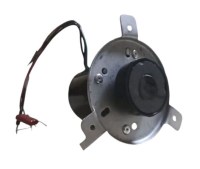 Endüstriyel şerbetliklerde içeceği döndüren bu orijinal çevirme motoru, düşük enerji tüketimiyle yüksek verim sağlar. Remta markalı 7, 10, 20 litrelik tüm soğutucu modellerinde güvenle kullanılabilir. Kolay montaj özelliğiyle arızaları hızla giderir.Remt